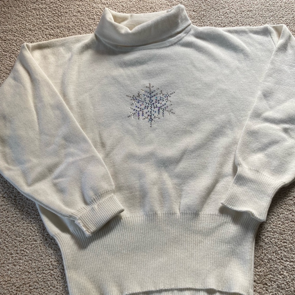 VINTAGE Snowflake Turtleneck